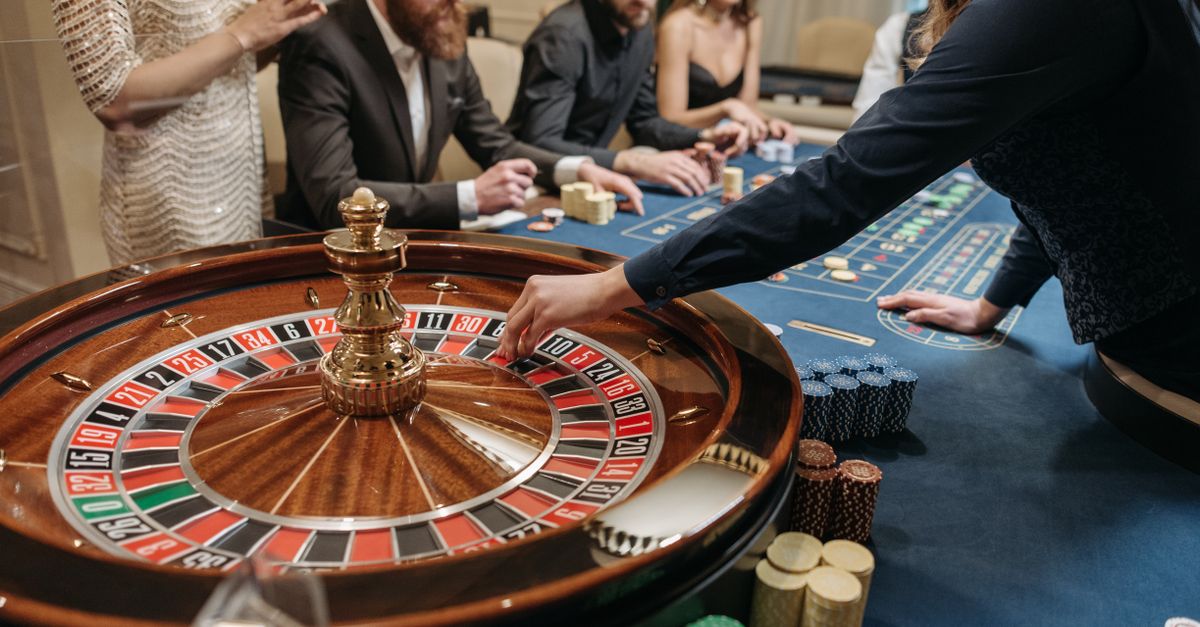 IB8 SGD Iconic21 Live Casino: Premier Real-Time Gaming in Singapore’s City Centre